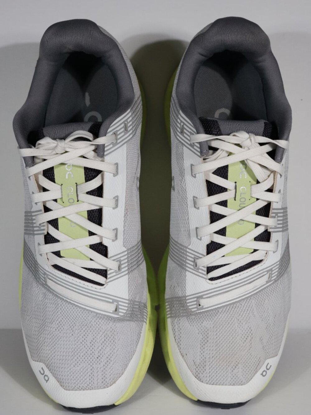 Men's Size 9 On Cloudgo Running Shoes Frost/Hay 55.98234 Pre Owned - Picture 2 of 11